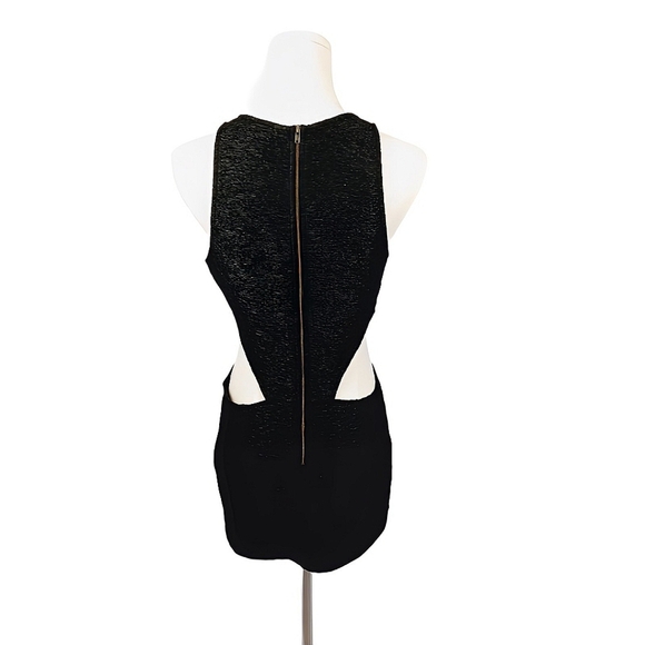 MINKPINK Black Cutout Mini Dress Textured Size M Sexy Sleeveless Zippered Back - Picture 3 of 6